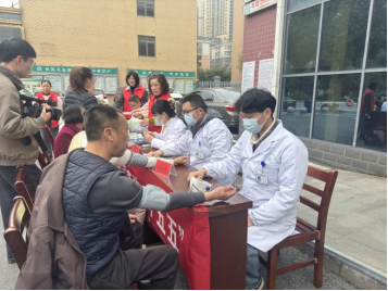 学雷锋践初心 健康服务暖民心——健康养生管理咨询活动温暖启航